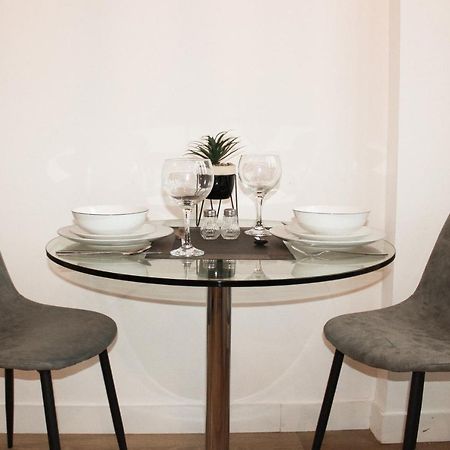 Modern Luxury Serviced Duplex Apartments By Repose- 150 Metro Court, West Bromwich Esterno foto