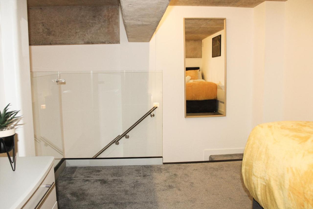 Modern Luxury Serviced Duplex Apartments By Repose- 150 Metro Court, West Bromwich Esterno foto