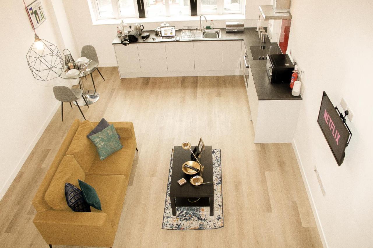 Modern Luxury Serviced Duplex Apartments By Repose- 150 Metro Court, West Bromwich Esterno foto
