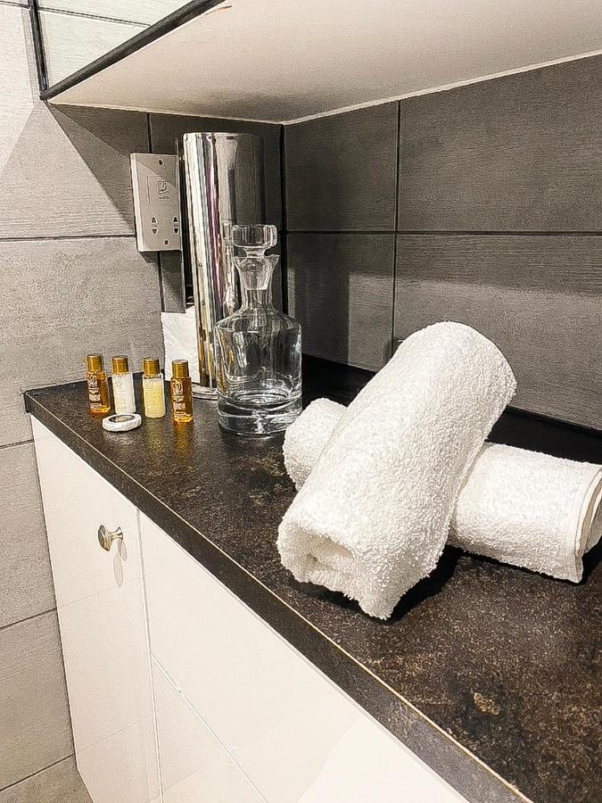 Modern Luxury Serviced Duplex Apartments By Repose- 150 Metro Court, West Bromwich Esterno foto
