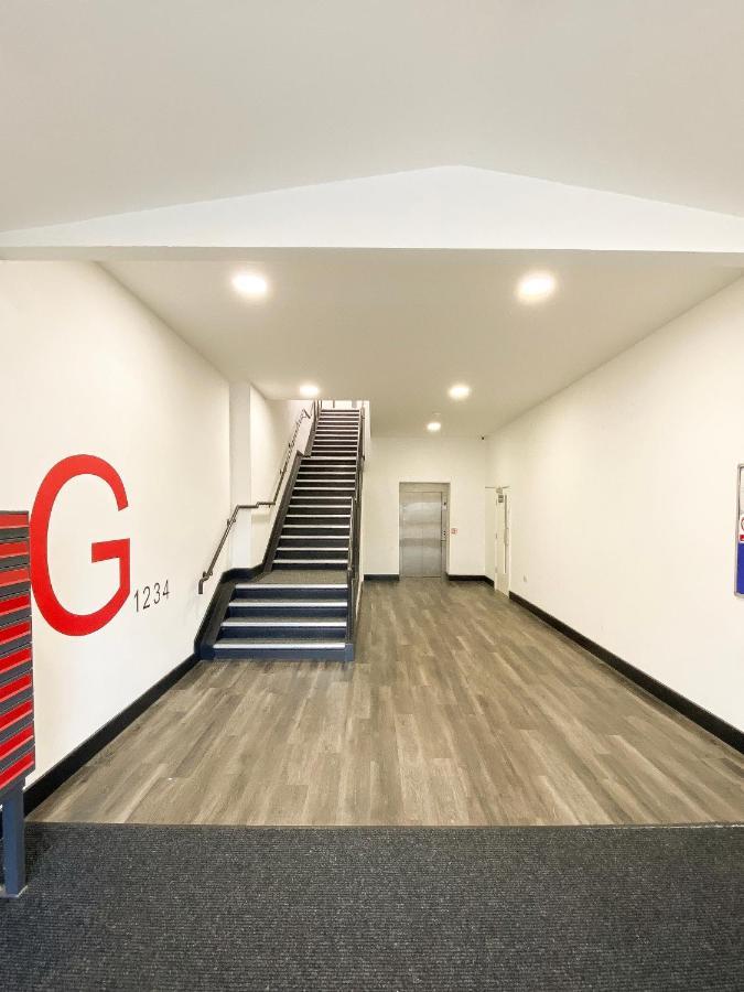 Modern Luxury Serviced Duplex Apartments By Repose- 150 Metro Court, West Bromwich Esterno foto