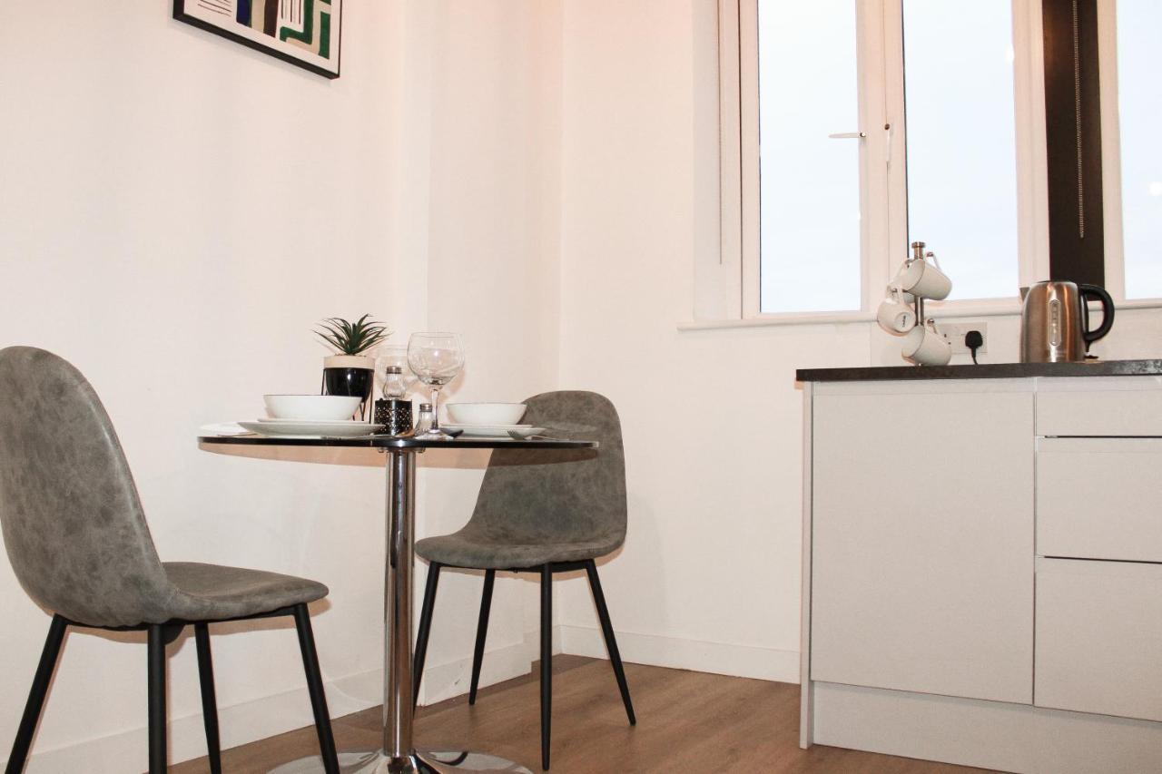 Modern Luxury Serviced Duplex Apartments By Repose- 150 Metro Court, West Bromwich Esterno foto