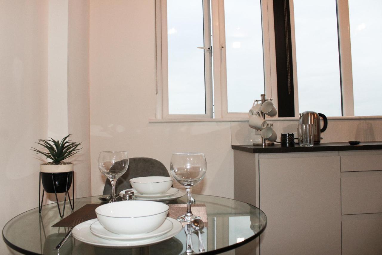 Modern Luxury Serviced Duplex Apartments By Repose- 150 Metro Court, West Bromwich Esterno foto