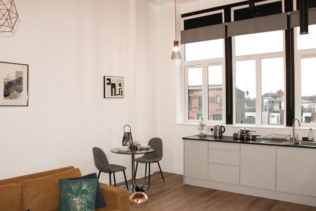 Modern Luxury Serviced Duplex Apartments By Repose- 150 Metro Court, West Bromwich Esterno foto